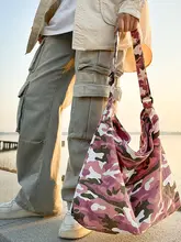 大容量キャンバスショルダーバッグ【アートなヒョウ柄・スタイル・斜め掛け対応】