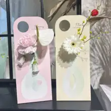 フラワーカード付きのバラ束ギフトボックス【母の日・手提げタイプ】