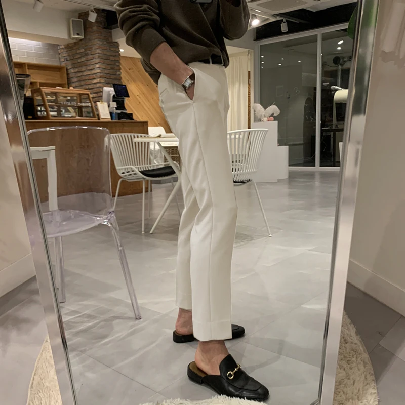 ファッション男が今、選ぶべき「春秋の無地テーパードパンツ」は？