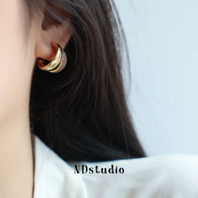 優雅なドロップグレーズ仕上げのサークルバーベルイヤリング【穴あけ不要・レトロデザイン】