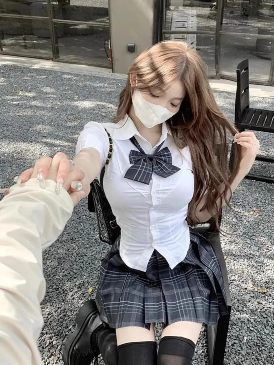 かわいい高校制服を着るなら、この1着で通勤も日常も輝く？