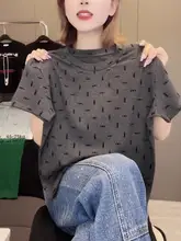 大きいサイズのロゴプリントラウンドネック短袖Tシャツ【女性用・スリムフィットデザイン・夏用】