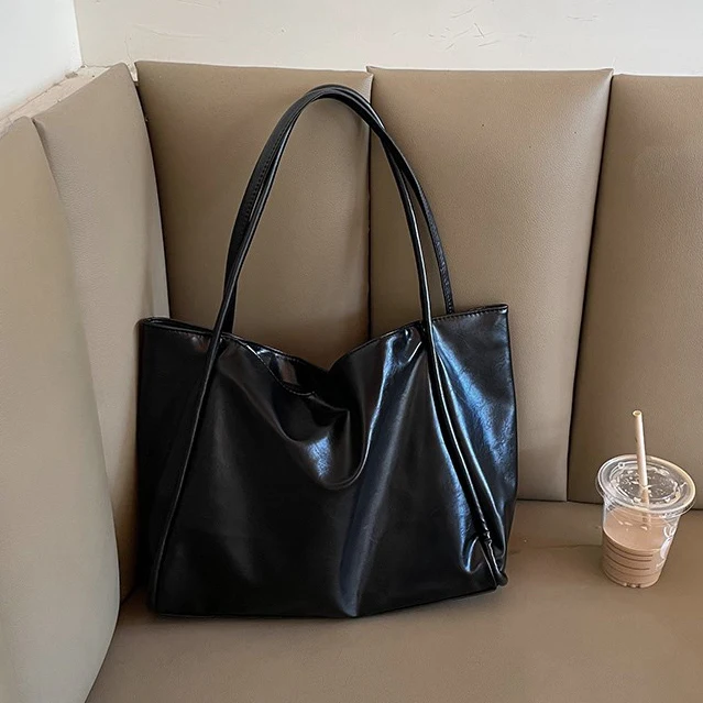 2泊旅行や通勤に使える軽量トートバッグは、これで決める？