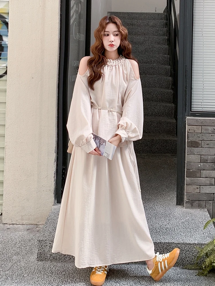 今日の服装レディースで迷ったら、この杏色のオフショルダードレスが救う！
