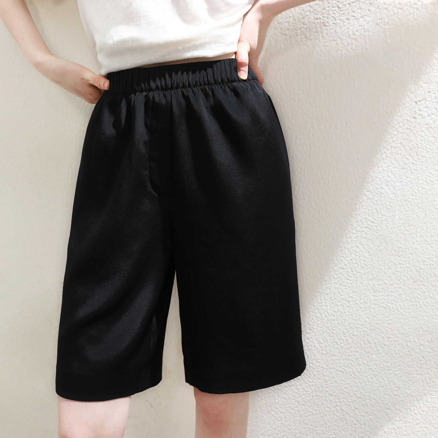オフィスカジュアル50代女性にぴったりな通勤パンツは、本当に「かっこいい」選び方を教えてくれる？
