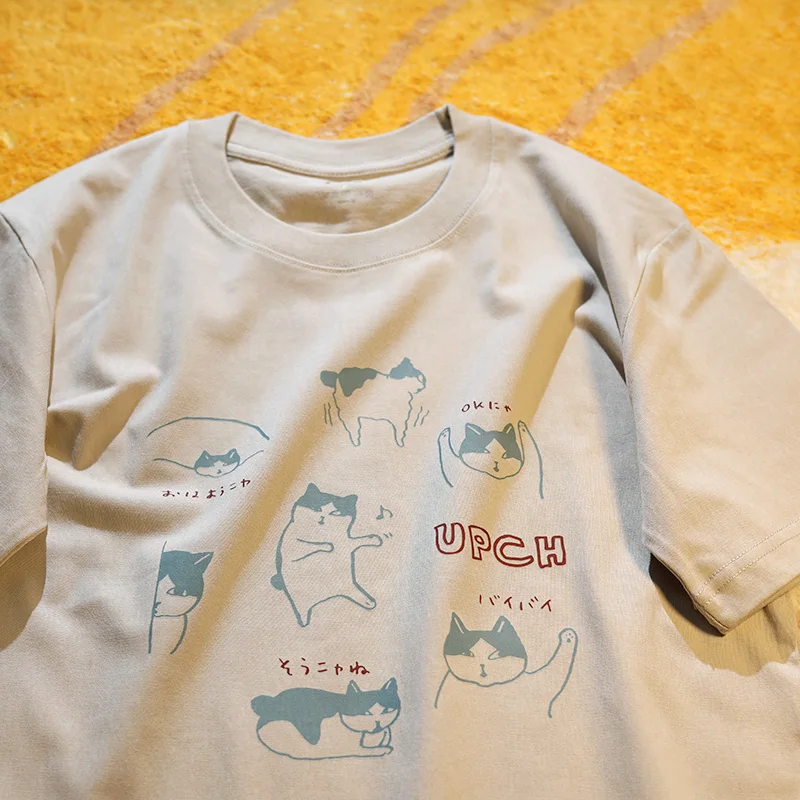 猫をテーマにした夏用ユニisexカジュアルTシャツ：日常使いに最適なデザインと素材の実証