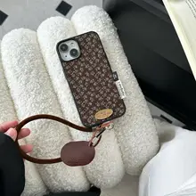 スマホケース iPhone対応 秋冬 ヴィンテージ 花柄 起毛 耐衝撃 ショートストラップ付き 個性的 「HEYYEH」