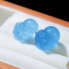 天然アクアマリンクリスタルペンダント【女用・彫刻入り・紐付き・シンプルデザイン】