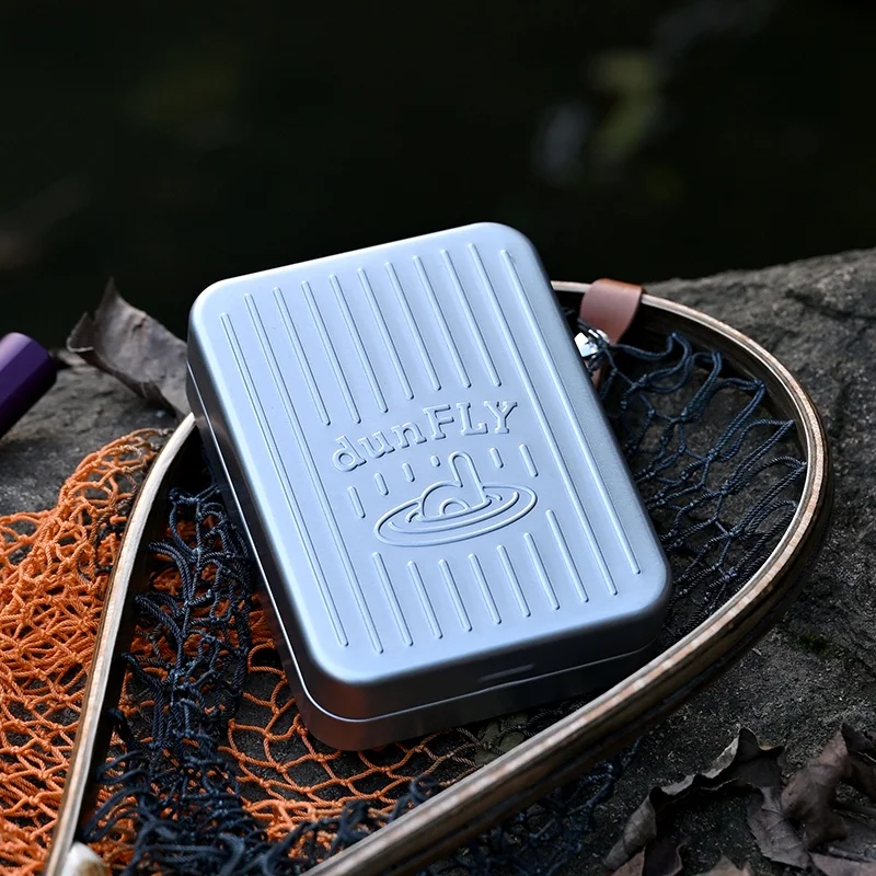 釣り用アルミボックス：LIVEOUT DF1209Sの収納性能と実用性