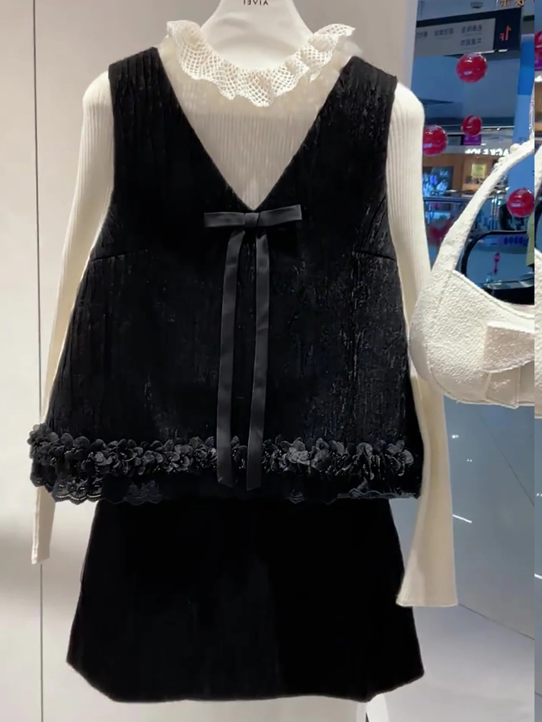 ニットタンクトップとミディスカートの春夏コーデ：女性向けの軽奢風セットアップガイド