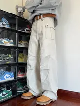 米白色のプリーツ加工デザインカーゴデニムパンツ【春用・ルーズフィット・ストレートレッグ】