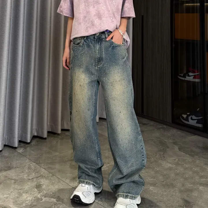 ヴィンテージ風ウォッシュ加工デニムパンツ【ストレート・高級デザイン・デコレーション付き】