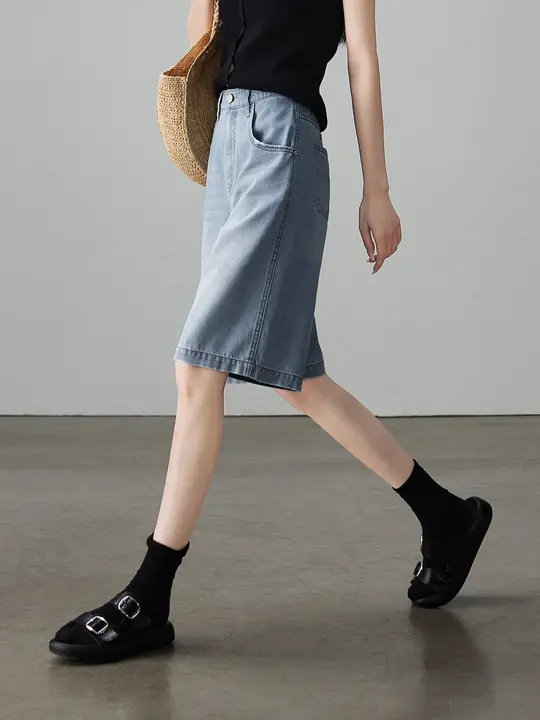高腰デニムショートパンツ【女性用・薄手・フィット・フレアデザイン】（セットアップ対応）