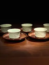 1970年代に海外に輸出された龍泉青磁馬蹄カップ