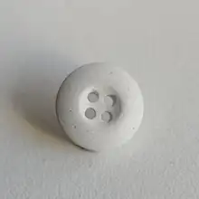 再生ポリエステル製の石ころ色ボタン【直径12mm】