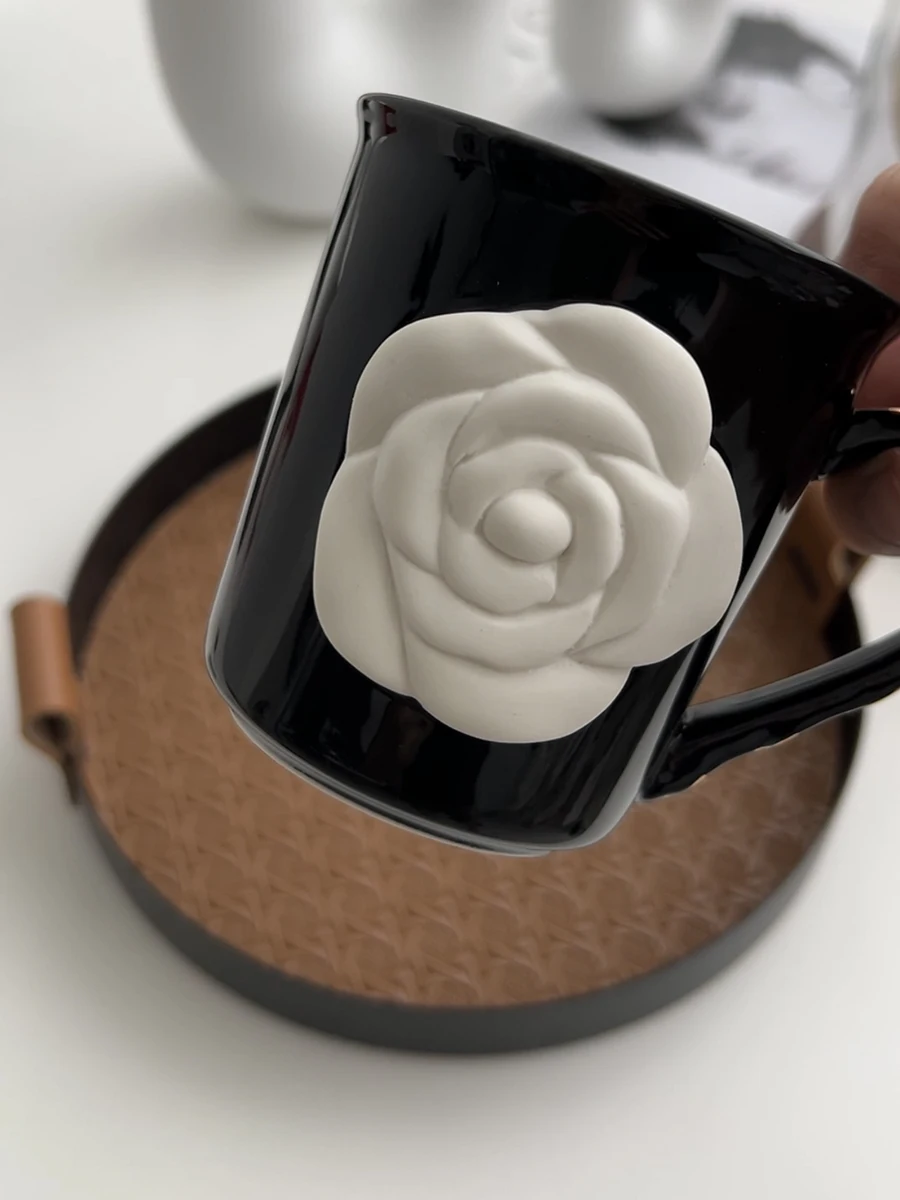 マグカップ 刻印で悩むなら、この陶器の花彫刻カップが本当の「心の贈り物」になる理由は？