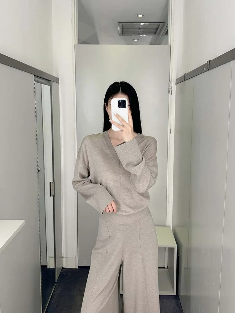 大人可愛い服 50代コーデ | ベージュウールニットの選び方と実践ガイド