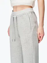 グレー微フレアデザイン休闲パンツ【女性用・フルレングス・幅広シルエット】（セットアップ対応）