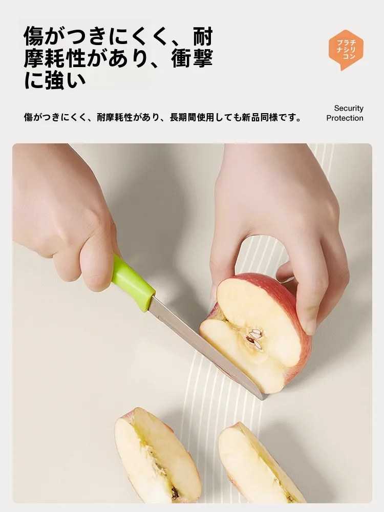 一人暮らしのテーブルに合うアイテムは？防水・防油のシリコンマットが解決するリアルな悩み