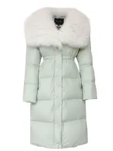 可愛らしい大きなフォックスファー付きの中長丈ダウンコート【ホワイトダックダウン】