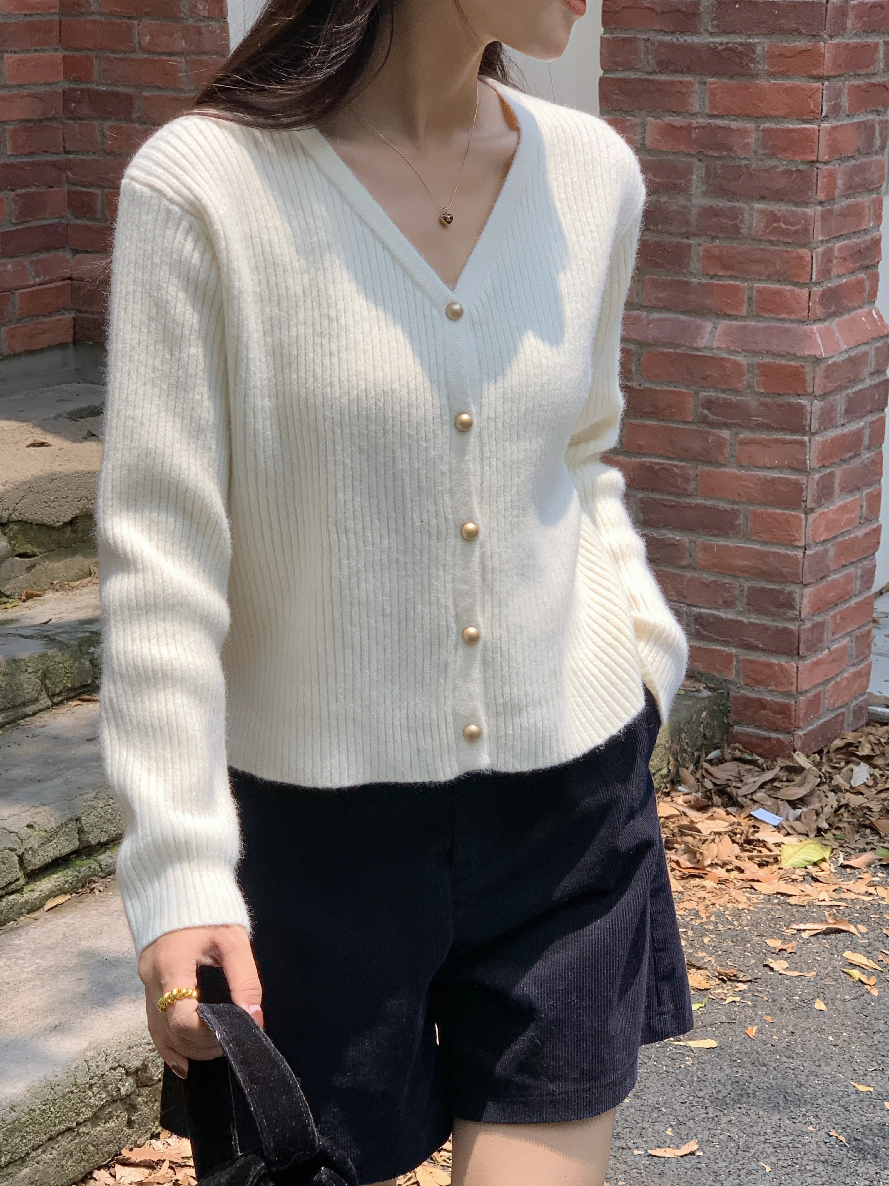 入学式 ママ コーデ 40代 | 見た目年齢を若く見せる秘密の着こなし法