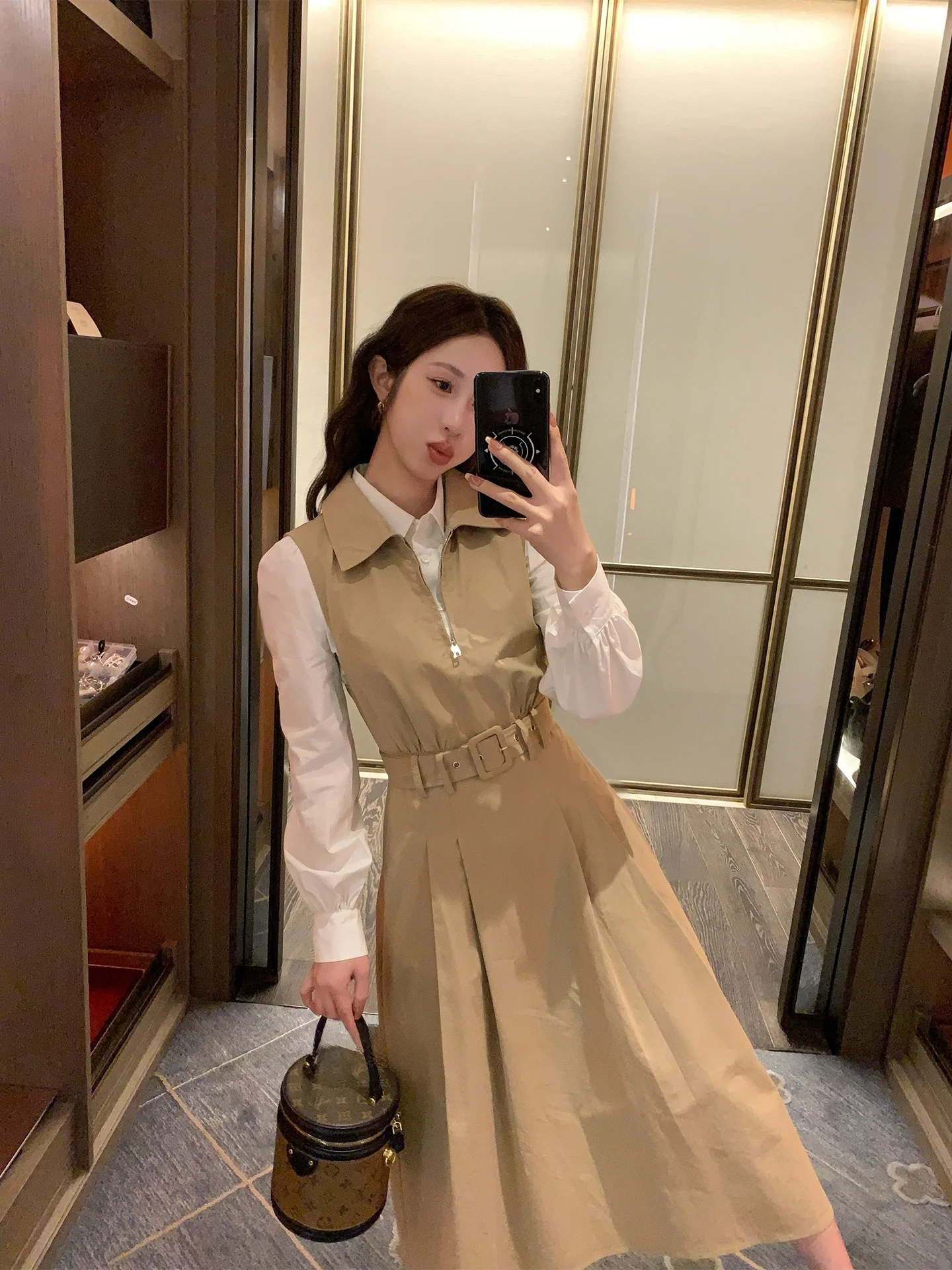 彼女に着て欲しい服のベスト5選：春から秋まで使える、心を動かすファッションアイテムを厳選