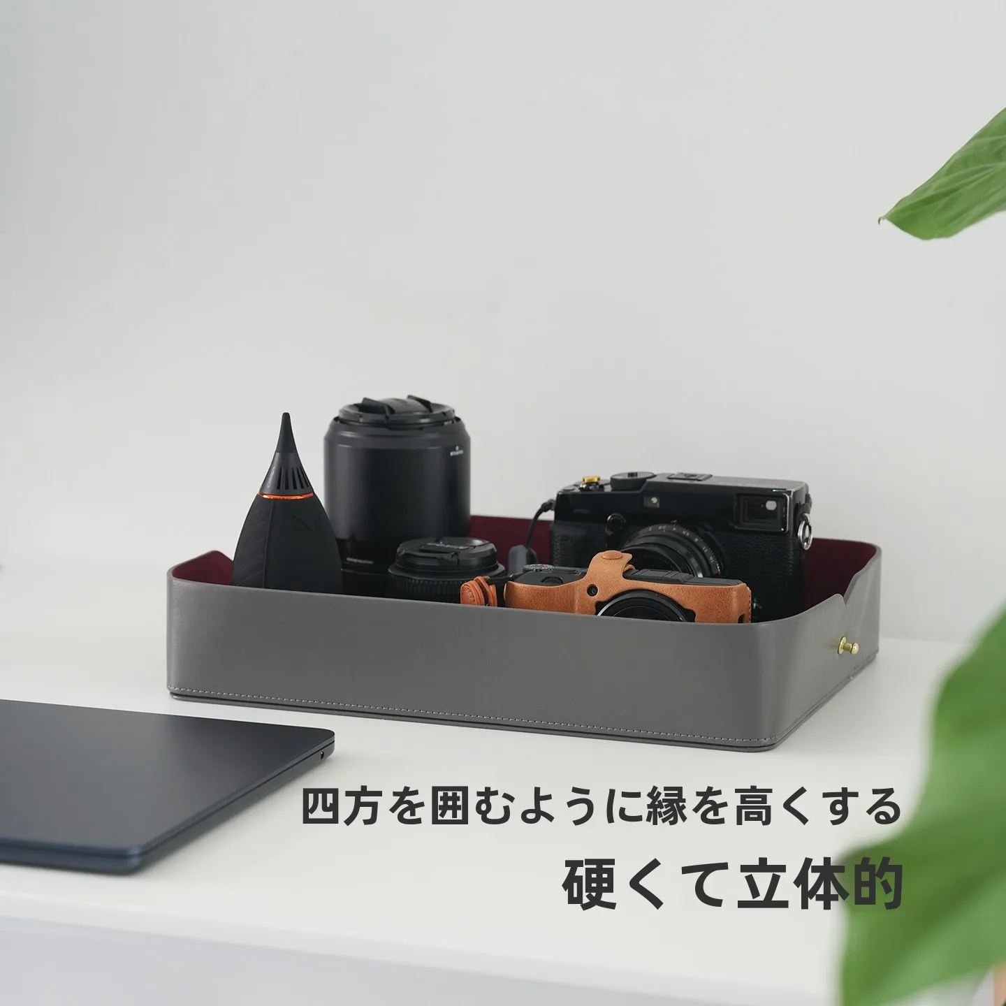 玄関用キー収納ボックス：半オープン設計で小物整理と香薰ディスプレイを実現
