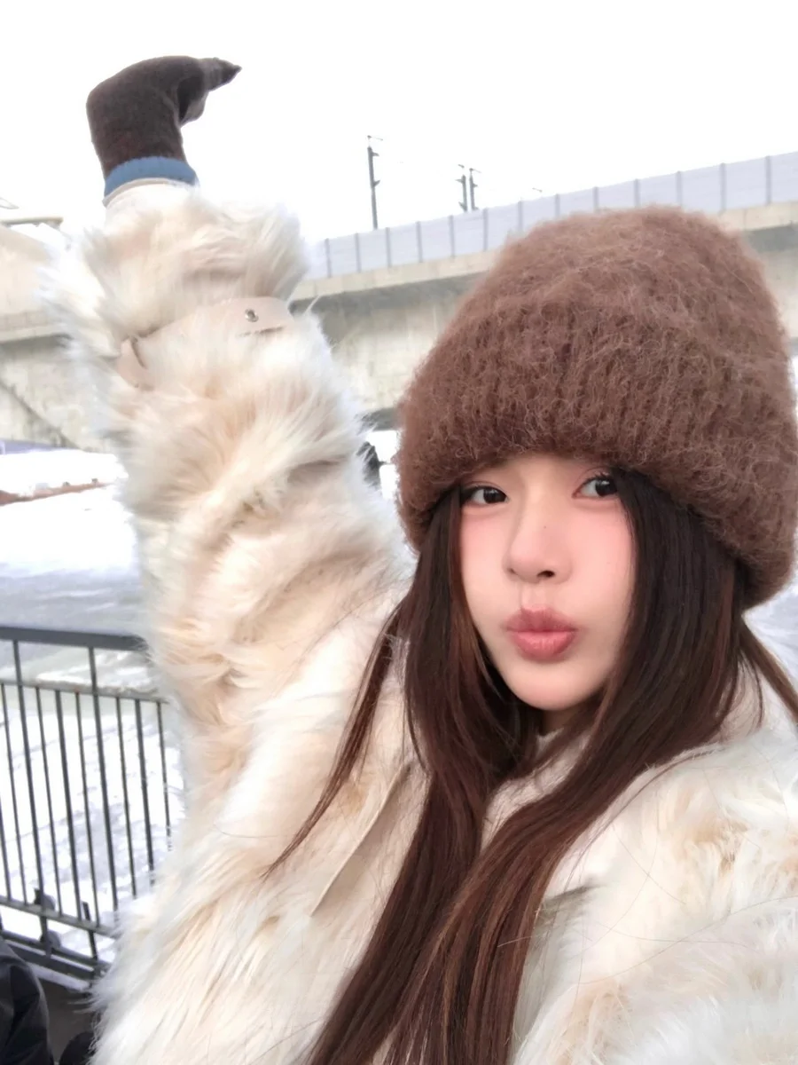 春先に着るニット帽は、本当に必要なのか？