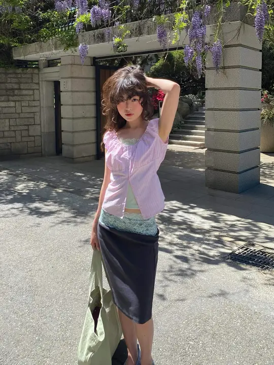 レトロレースデザインのフィット感あるカジュアルスカート【女性用・半身】（セットアップ対応）