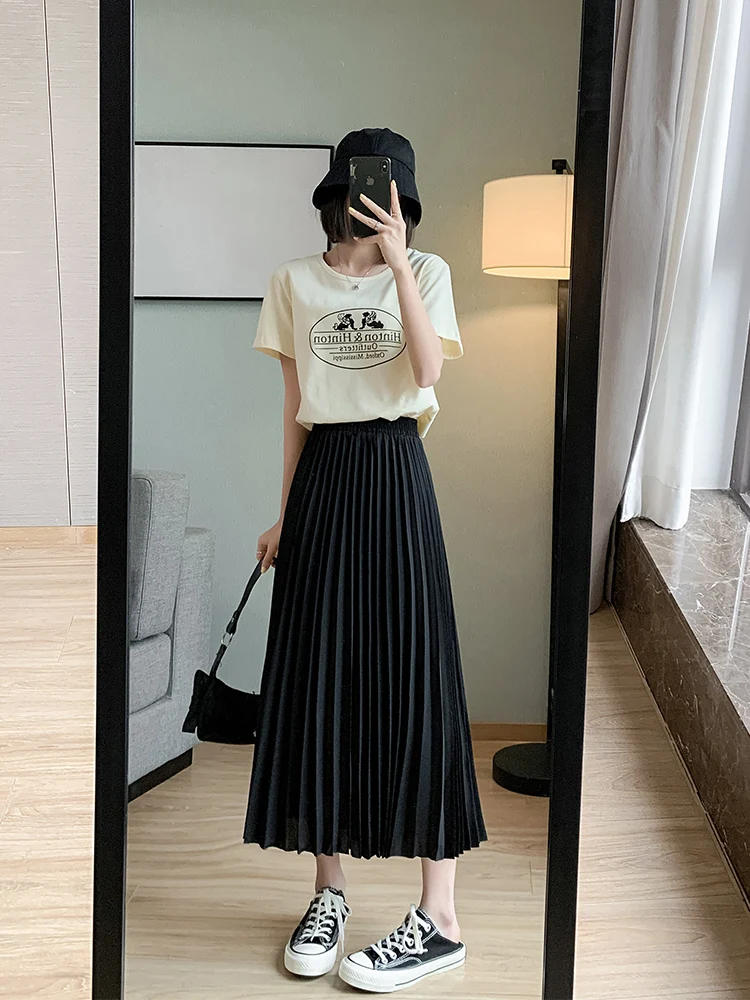 エレガントな黒のロングプリーツスカート【夏用・高腰・Aライン・ウエストゴム】 大人可愛いスタイルに最適
