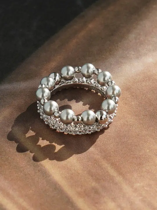 純銀製のダブルレイヤーリング【パールとダイヤモンド装飾・シンプルで洗練されたデザイン】