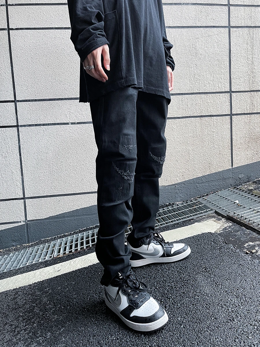 カーゴパンツ メンズ コーデ 完全ガイド｜破れデザインとレギュラーフィットの実用性