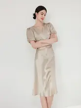 フレンチスタイルの優雅なVネックバブルスリーブドレス【醸酸サテン・フィット感】