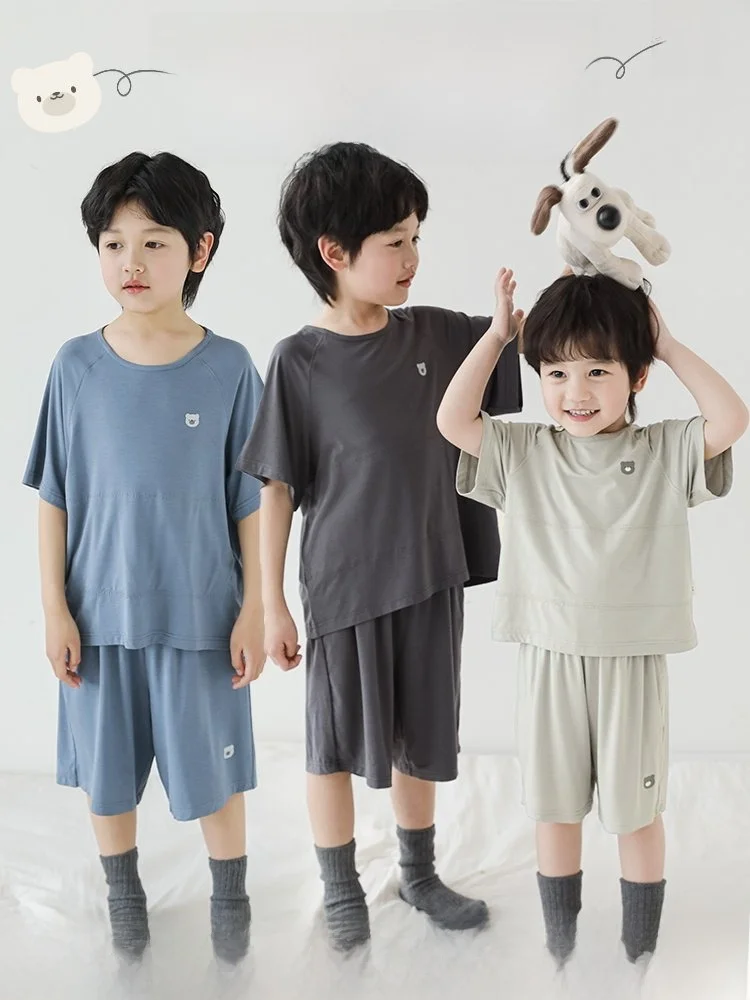 子供3人目の夏の日常を彩る、1枚で解決する子ども用夏服は？