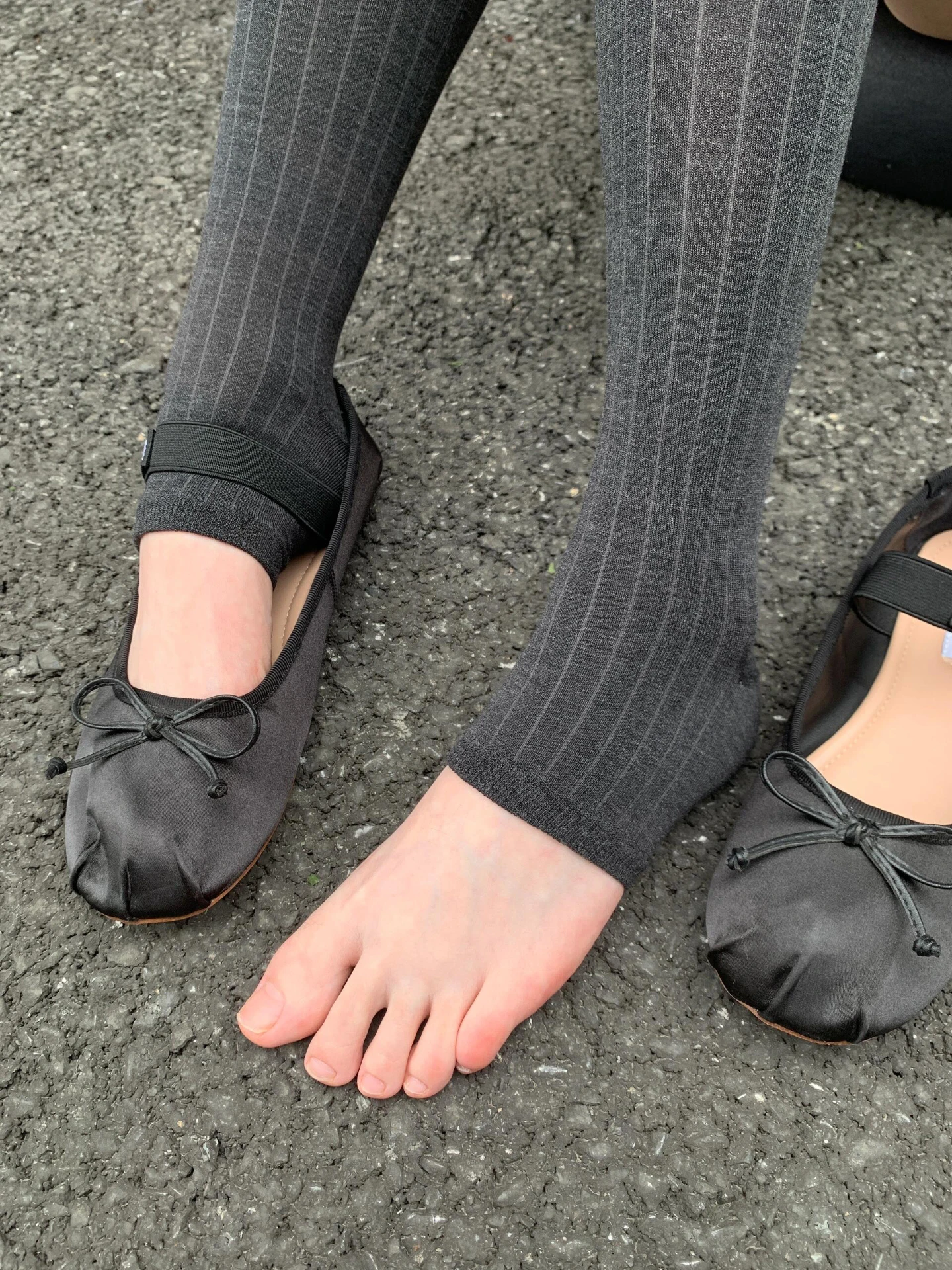 かかとケアに最適な半包みソックス｜美脚効果と履  き心地のバランスを実現