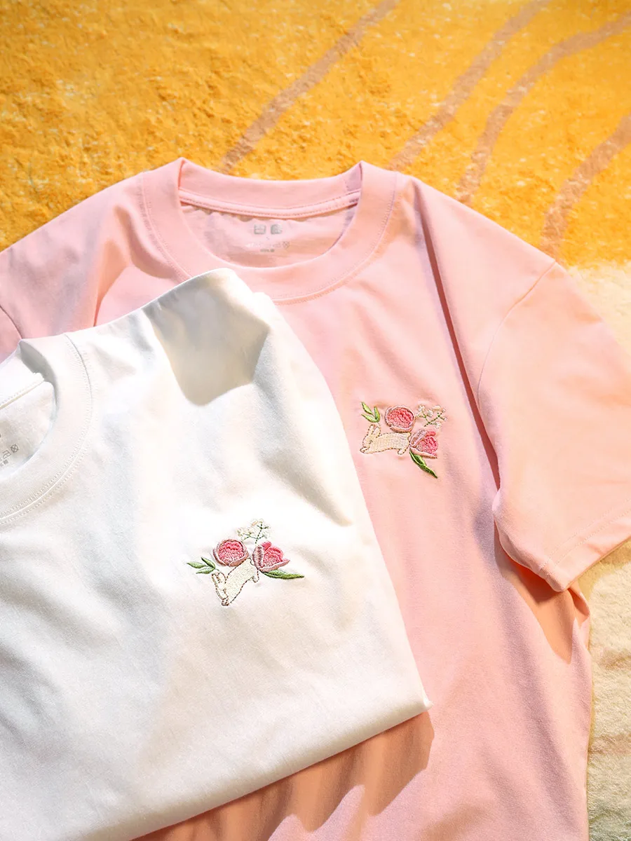 牡丹刺繍の男女兼用カジュアル短袖Tシャツ：華やかなデザインが夏の日常を彩る