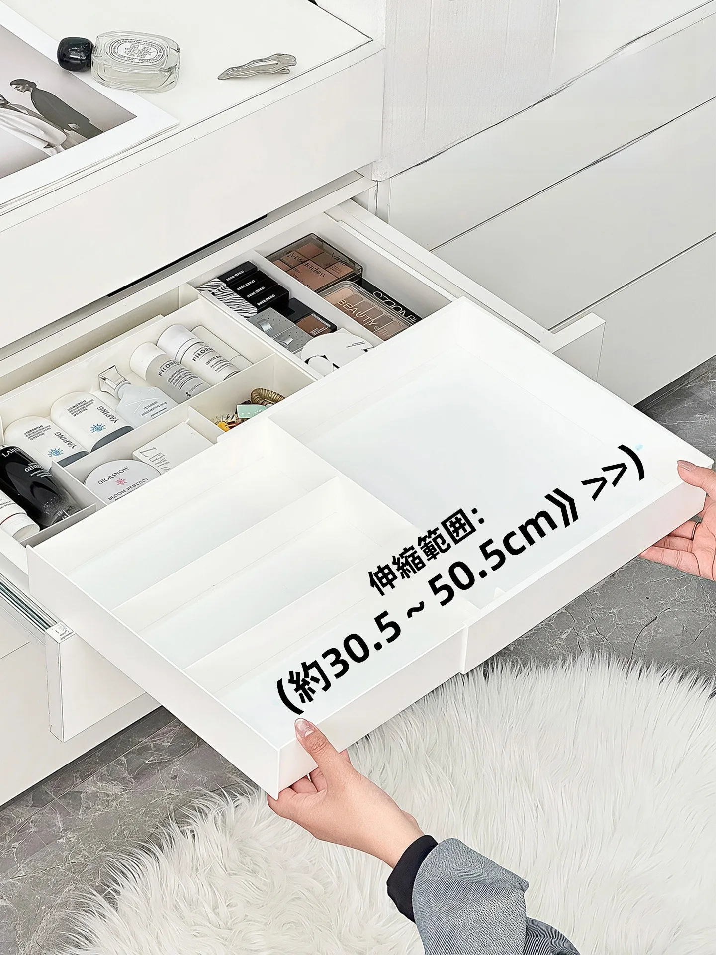 アクリル製化粧品収納ボックスZA6641：大容量仕切り付きドレッサー用の収納効率を実証