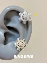 医療用チタン製 雪の結晶ピアス【高級感・ラメ入り・耳骨用】