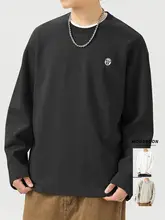 シンプルなクルーネック長袖Tシャツ【男性用・春秋用・フィット】とストレートトラックパンツ【運動・カジュアル】（セットアップ対応）
