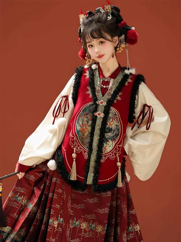 holiday 服 はどんなもので、どんな場面で着るの？
