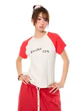 カラーブロックデザインの半袖Tシャツ【女性用・フィット感あり・カジュアル】