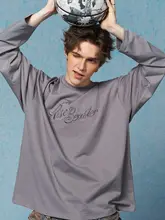 刺繍入り長袖Tシャツ【ユニセックス・ゆったりデザイン・コットン】