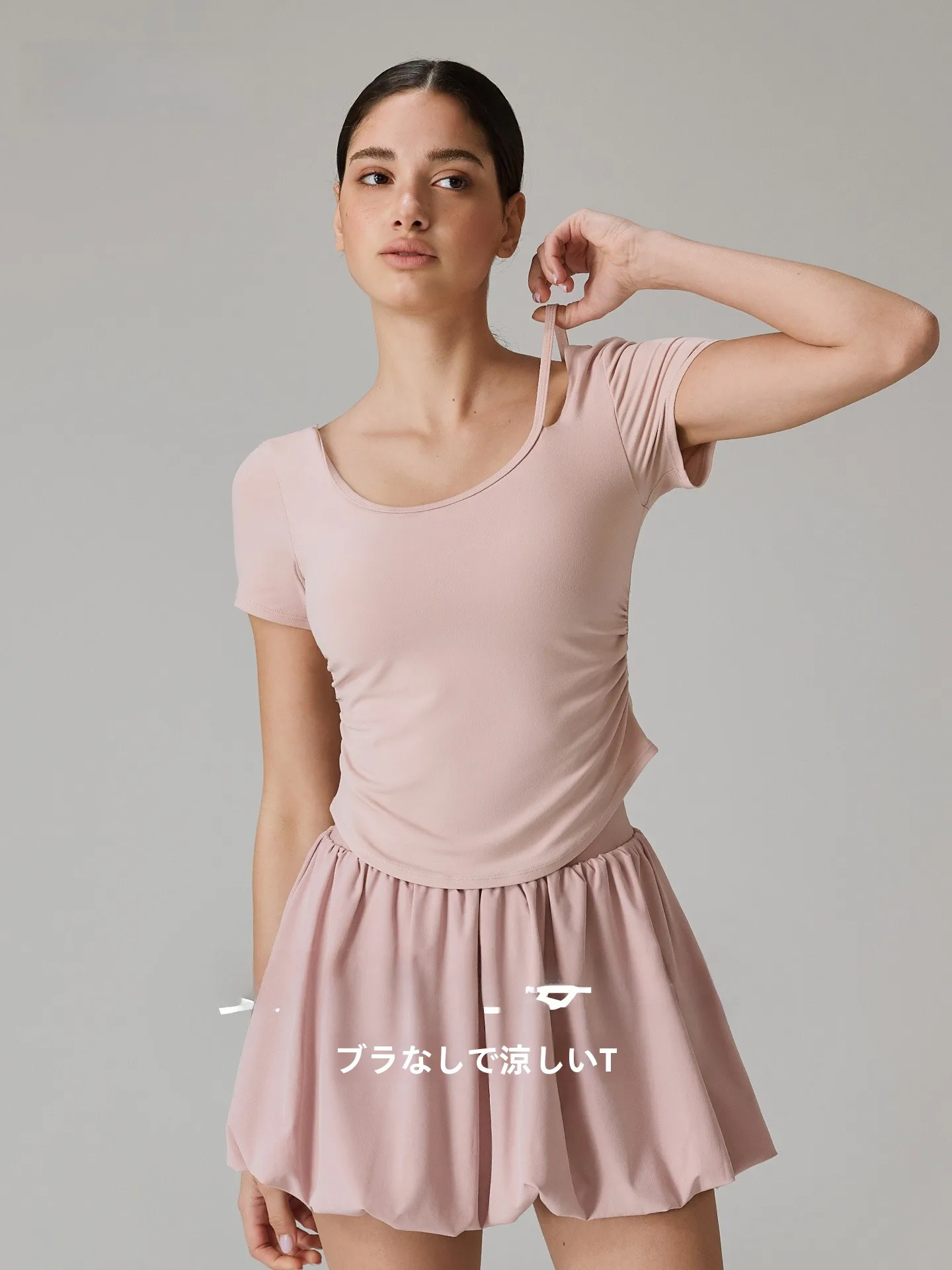 肩パッド tシャツ：GIGT ヨガトップスの機能と実用性を解説