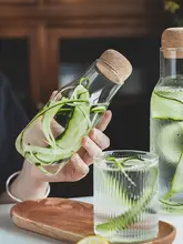 耐熱性コルク栓付き高硼酸ガラス製飲料ボトル【携帯用・果汁や水用】