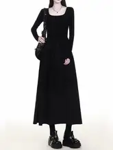 黒のスクエアネック長袖ワンピース【体型カバー・極上の柔らかさ・ニット】
