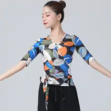 ラテン舞踊用 レディース Vネック ゆったりフィット 短袖トップス【ダンス練習・華やかなプリントデザイン】