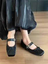 高級感あるバレエシューズ【ヘプバーン風・バックル付き・サテン・フラットソール・夏用】