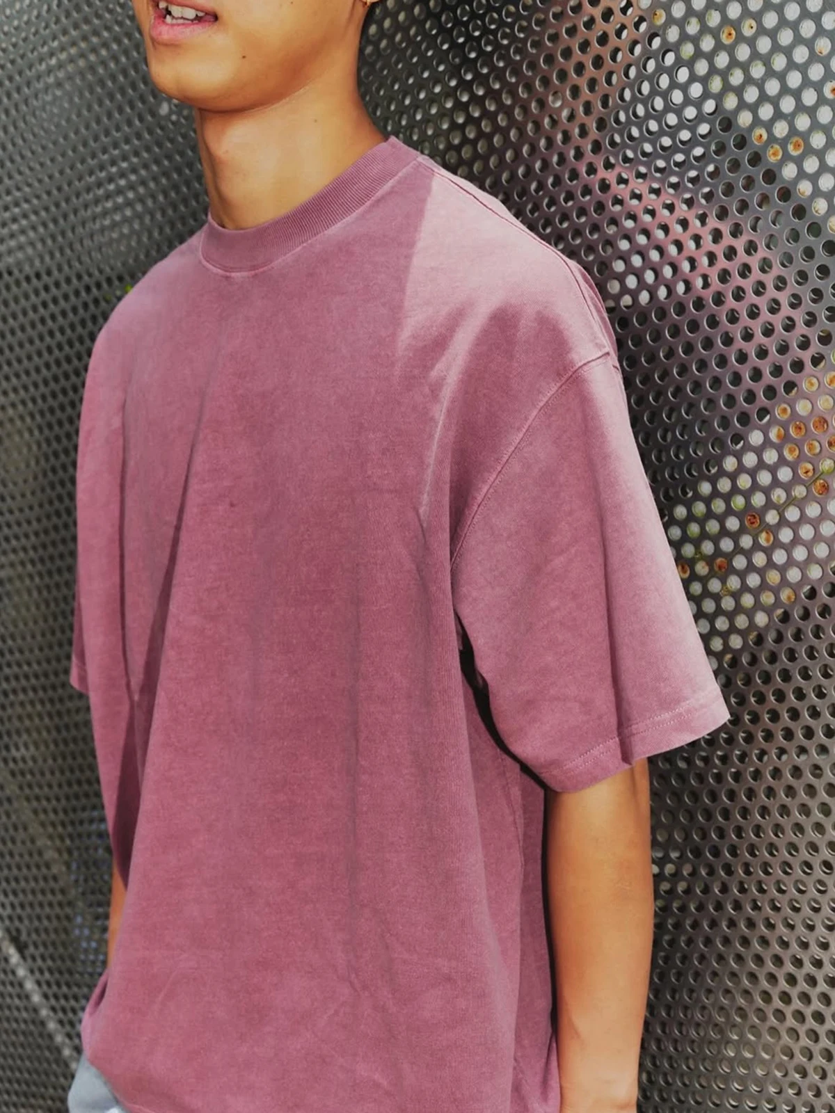 水洗染色の復古風Tシャツ：色あせ防止と復活に適した純棉素材の実態