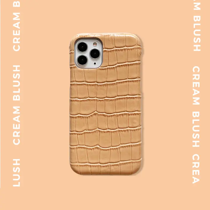 艶やかなミルクティーカラーの牛革エンボススマートフォンケース【シンプルデザイン・iPhone用】