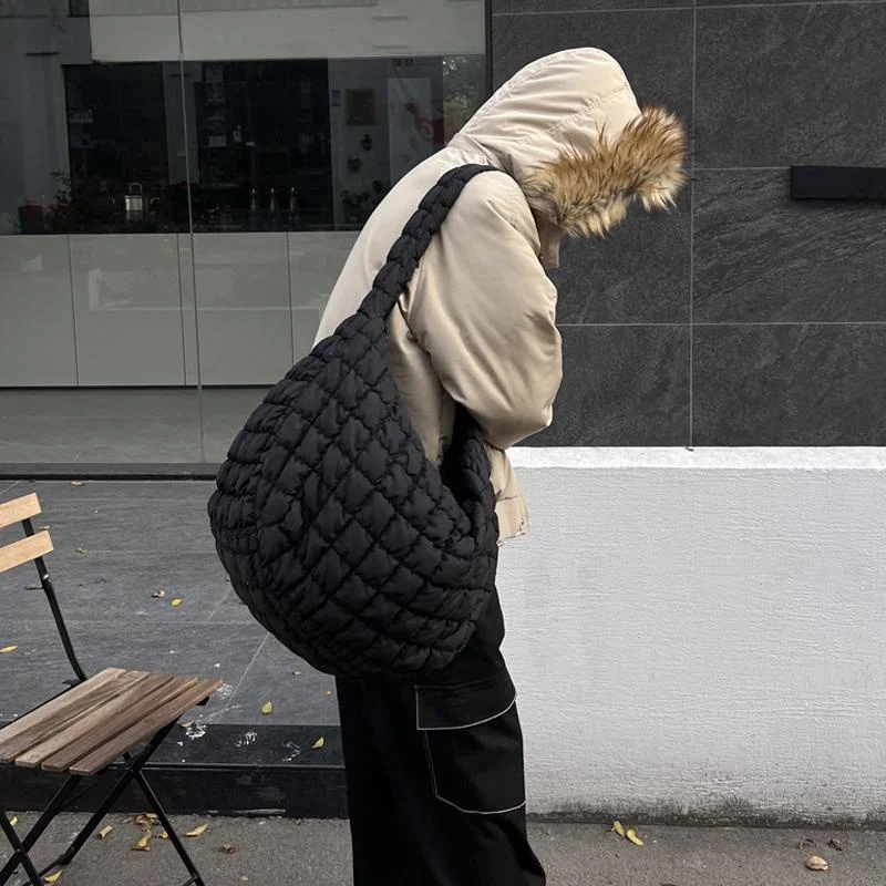 週末バッグとしてのデイリーバッグは、軽いバッグを選ぶべき？